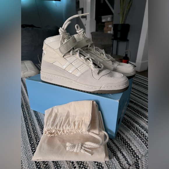 NWB/NWT: Adidas X Ivy Park Forum Mid Sneakers - Picture 3 of 12